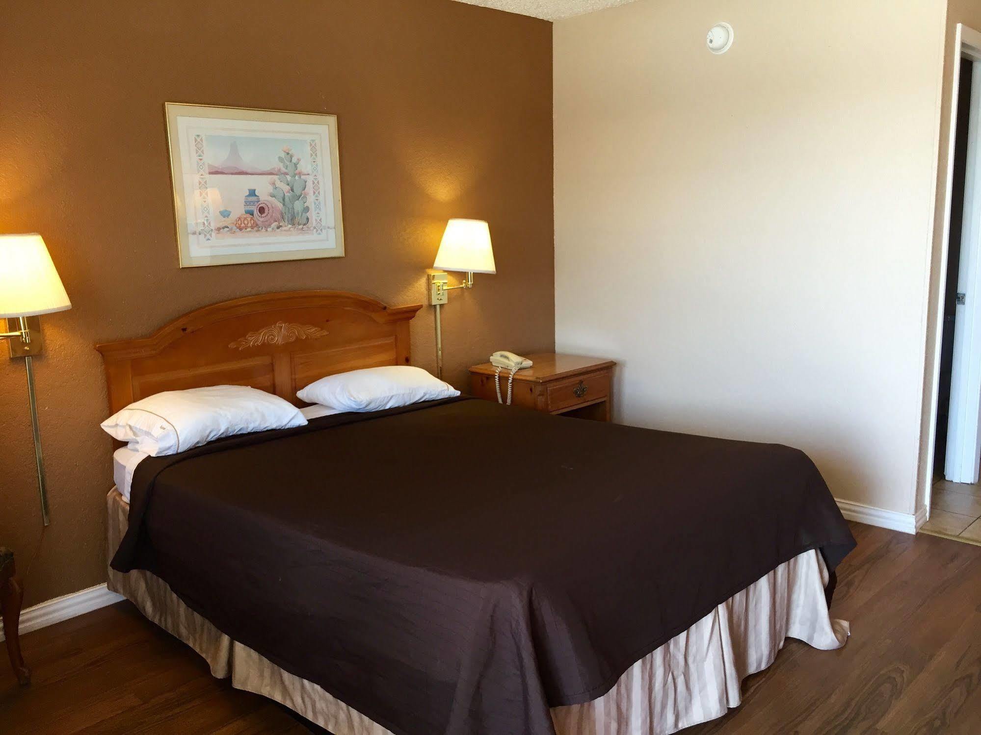 Regency Inn Hondo Esterno foto